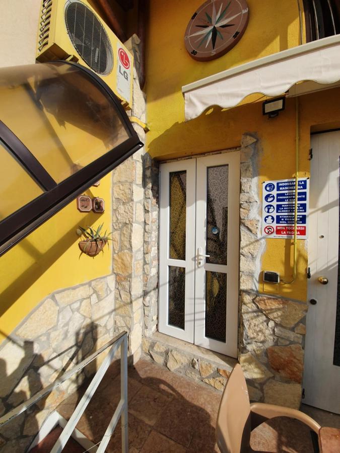 Dora Baltea Monolocale Primo Piano Mansarda Secondo Piano Verona Exterior foto